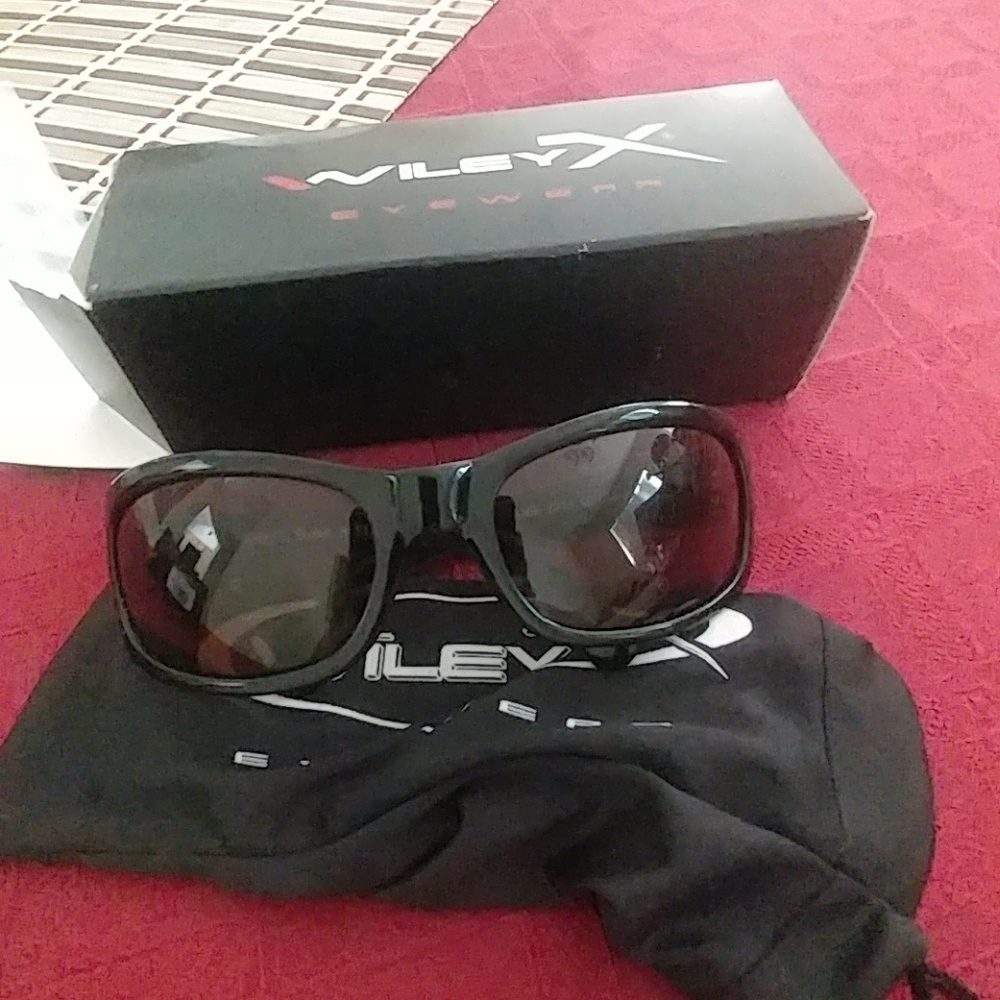Wiley x socket sunglasses
